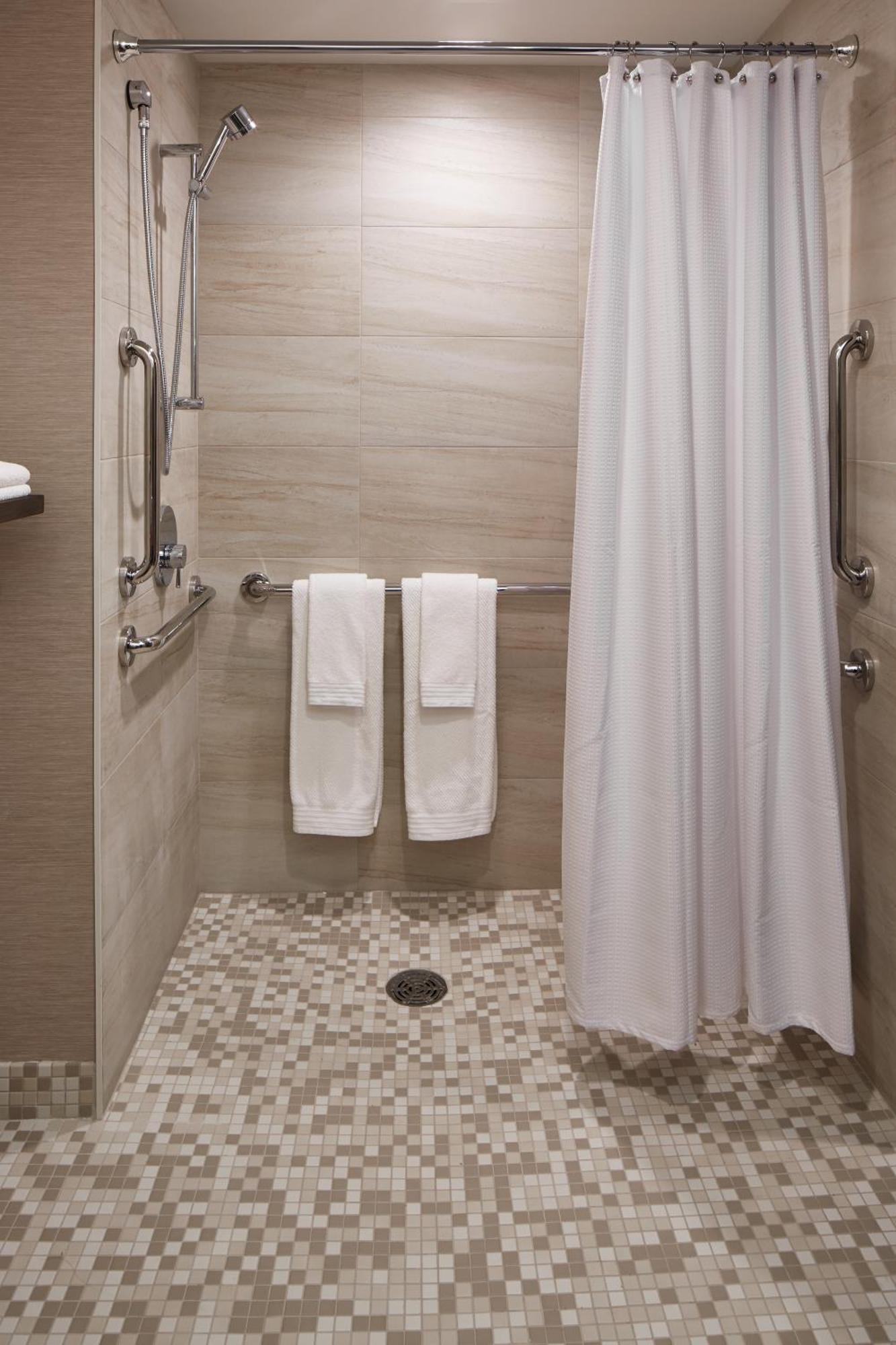 The Del Monte Lodge Renaissance Rochester Hotel & Spa Kültér fotó