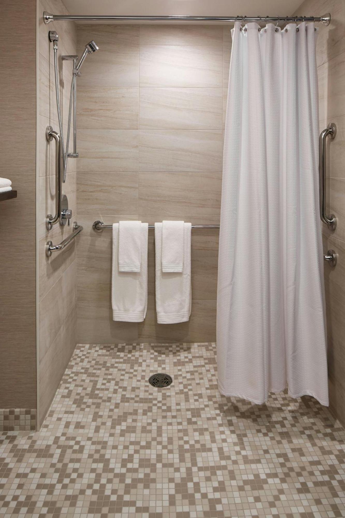The Del Monte Lodge Renaissance Rochester Hotel & Spa Kültér fotó